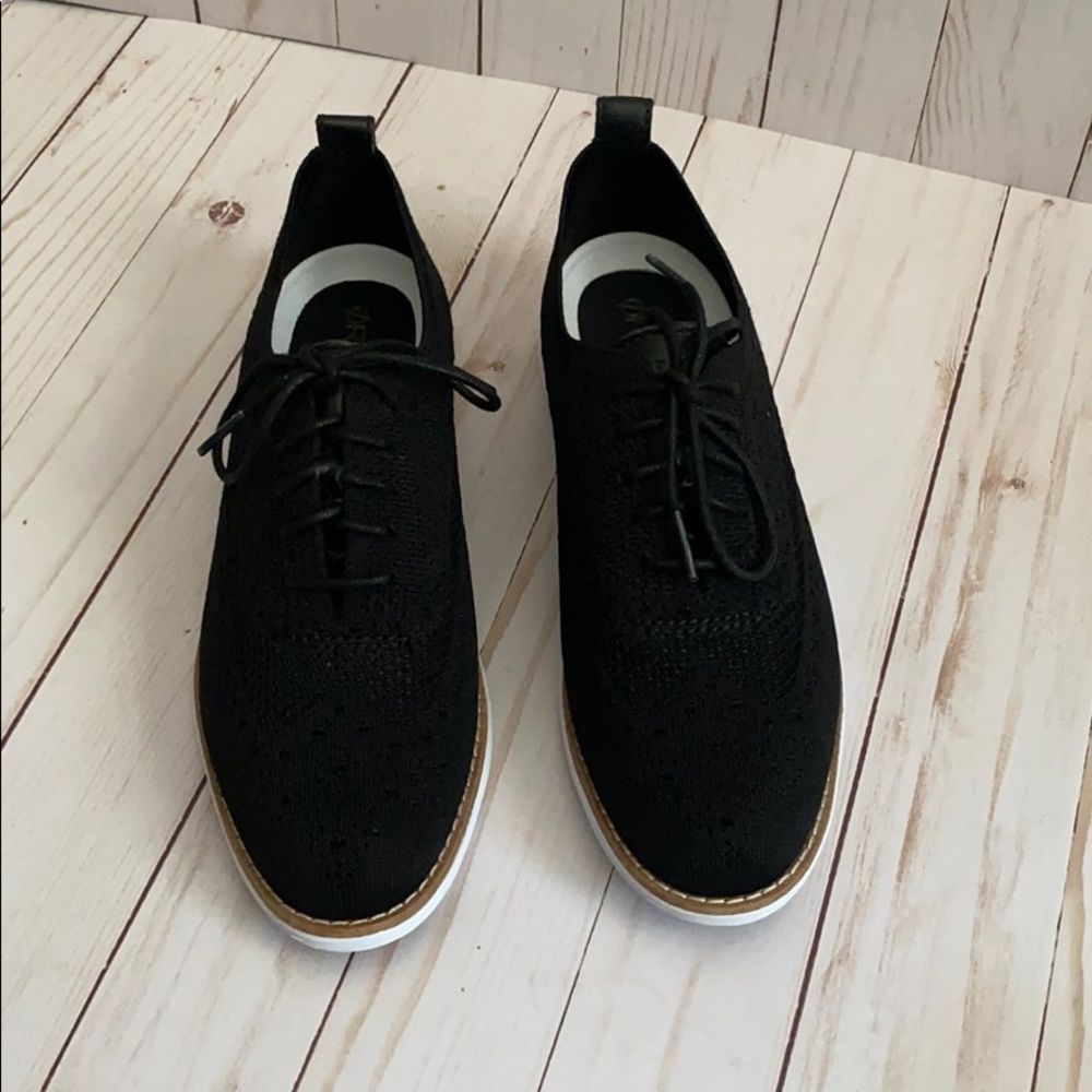New Original Grand black wingtip oxfords